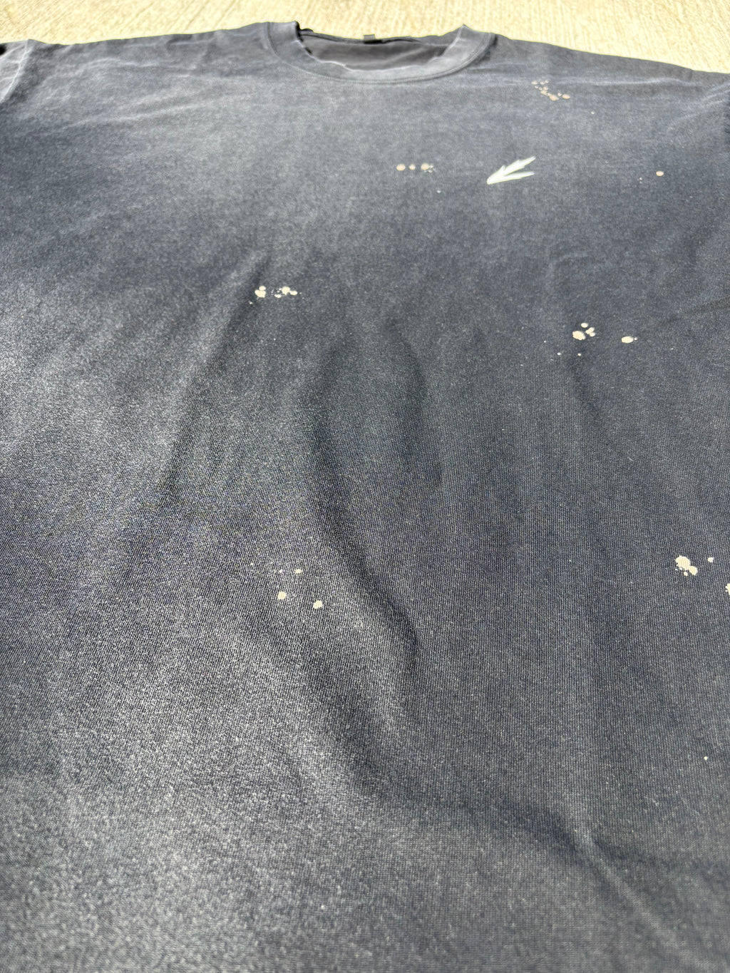 Hand-Frayed Sunfade Paint Splatter silver print T-Shirt