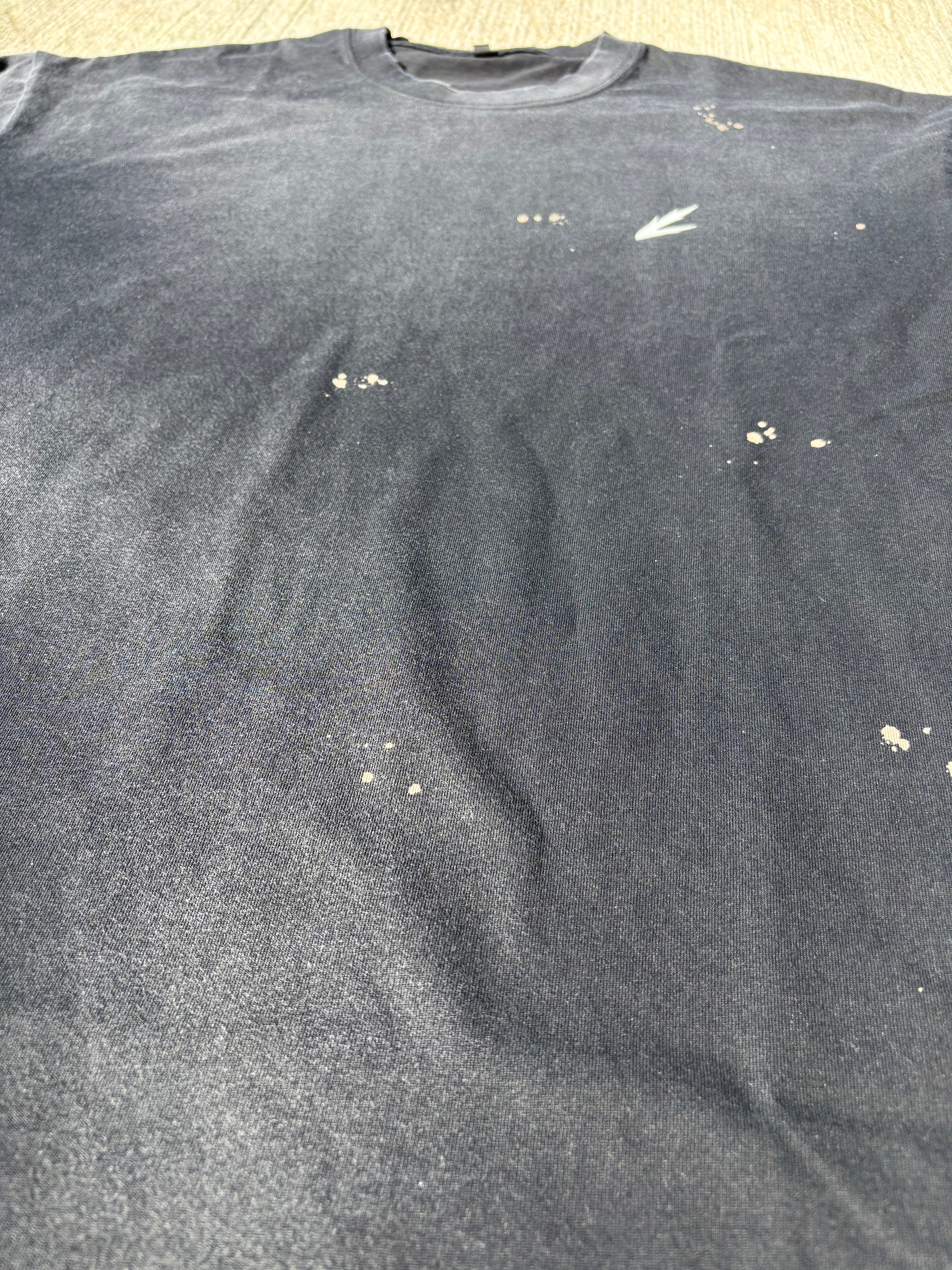 Hand-Frayed Sunfade Paint Splatter silver print T-Shirt