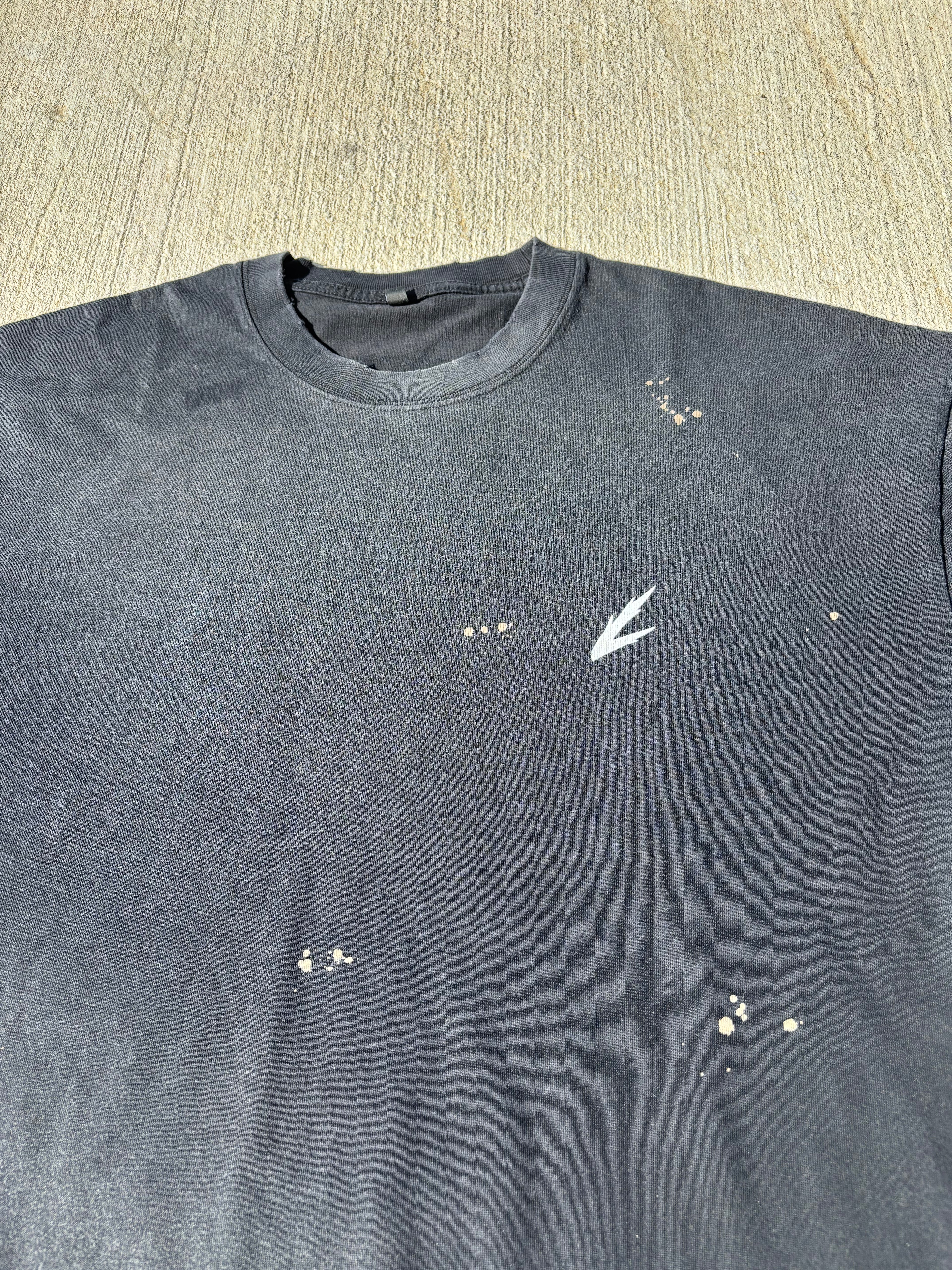 Hand-Frayed Sunfade Paint Splatter silver print T-Shirt